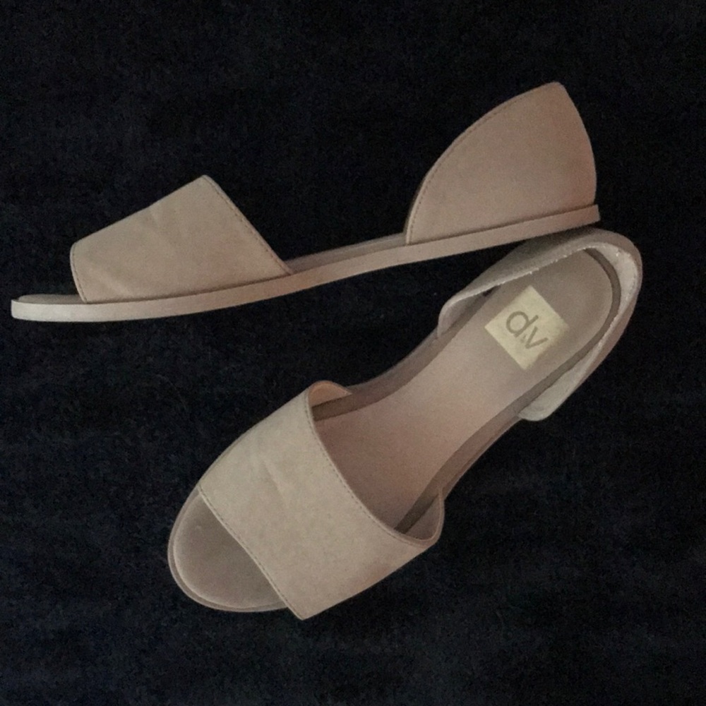Dolce Vita flat tan suede sandals